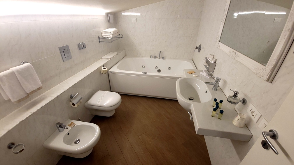 Rooftop Suite · Marina Holiday · 7